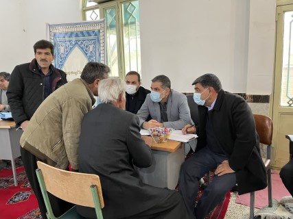 میز ارتباطات مردمی شرکت توزیع برق استان کرمانشاه در شهر کوزران