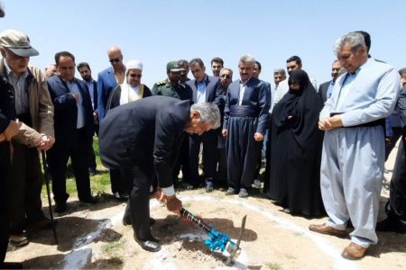 کلنگ احداث مدرسه خیری ۵ کلاسه کودکان استثنایی در شهرستان روانسر به زمین زده شد