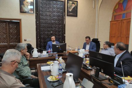 پیشرفت فیزیکی عملیات اجرایی پروژه قطار شهری باید چشم گیر باشد