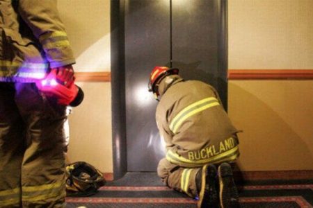 افزایش ۲ برابری ‌محبوس شدن در آسانسور به دنبال قطعی برق در کرمانشاه