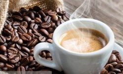 بیشتر از دو فنجان در طول روز قهوه ننوشید