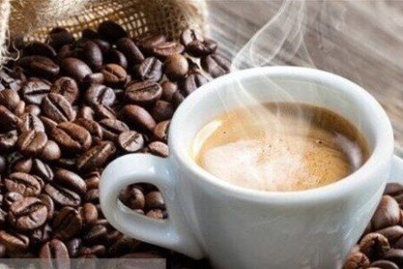 بیشتر از دو فنجان در طول روز قهوه ننوشید