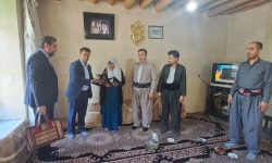 دیدار مسئول امور ایثارگران برق منطقه‌ای غرب و رئیس بنیاد شهید جوانرود با خانواده معظم شهدا