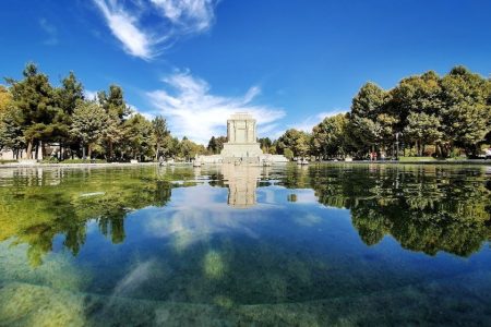 راهنمای جامع سفر اقتصادی به مشهد همراه با نکاتی برای انتخاب تور ارزان