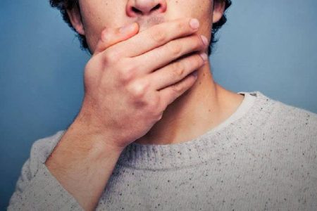 چگونه بوی بد دهان را درمان کنیم؟