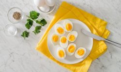 کدام روش پخت تخم مرغ بهتر است؟ ؛ خواص تخم مرغ برای کودکان | مقدار مصرف تخم مرغ برای کودک ۲ ساله