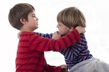وقتی پرخاشگری کودک زنگ خطر است/راههای کنترل خشم در کودکان
