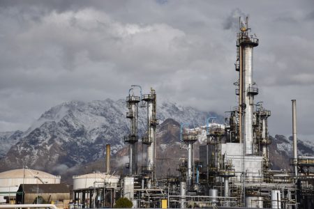 حمایت هادی درویش وند سهامدار عمده پالایشگاه کرمانشاه از پروژه‌های کیفی‌سازی