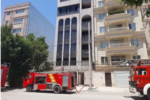 آتش‌سوزی ساختمان مسکونی در محله فرهنگیان فاز ۲ مهار شد