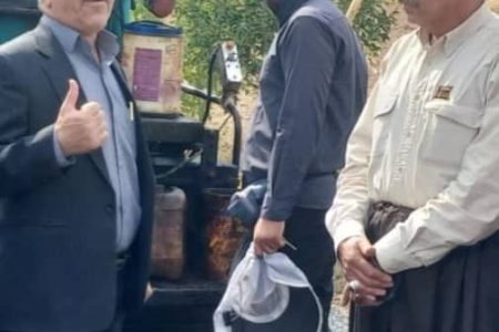بازدید بخشدار کوزران از عملیات آسفالت راه روستایی قیسوند